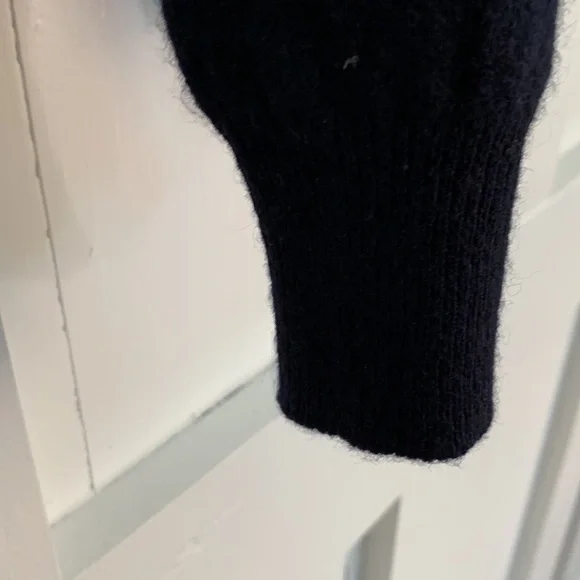 Jos. A. Bank Mens V Neck 100% Cashmere Sweater Size Medium - Picture 3 of 5